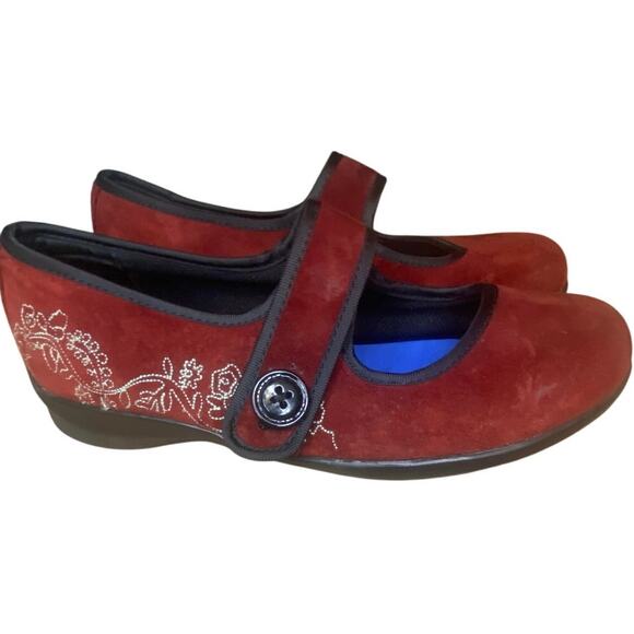 Aetrex Red Suede Mary Jane Comfort Shoes Embroidered Strap Button Size 8.5 M - Picture 4 of 7
